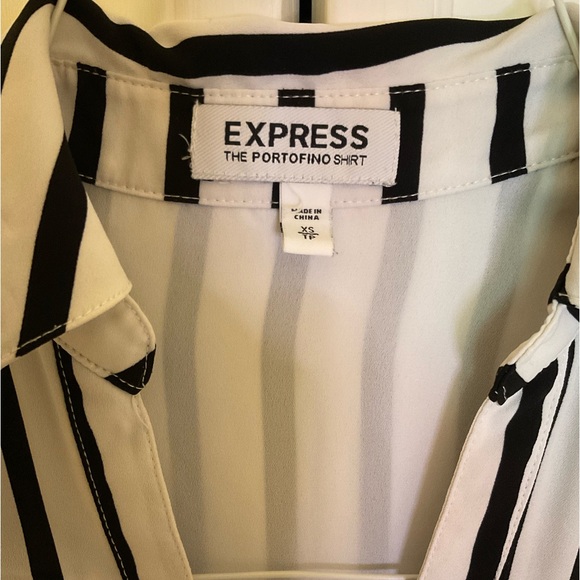 ❌ SALE ❌ Express Portofino Button Down - Picture 3 of 8